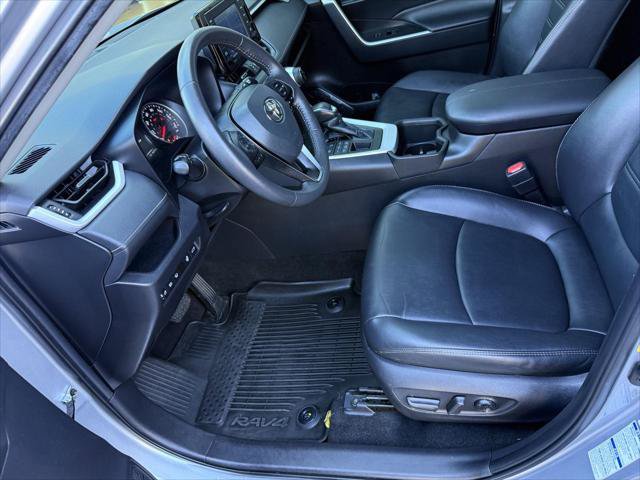 Certified 2022 Toyota RAV4 XLE Premium AWD/4WD image 13