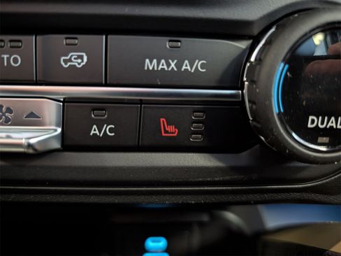 New 2025 Ford Bronco Badlands image 16