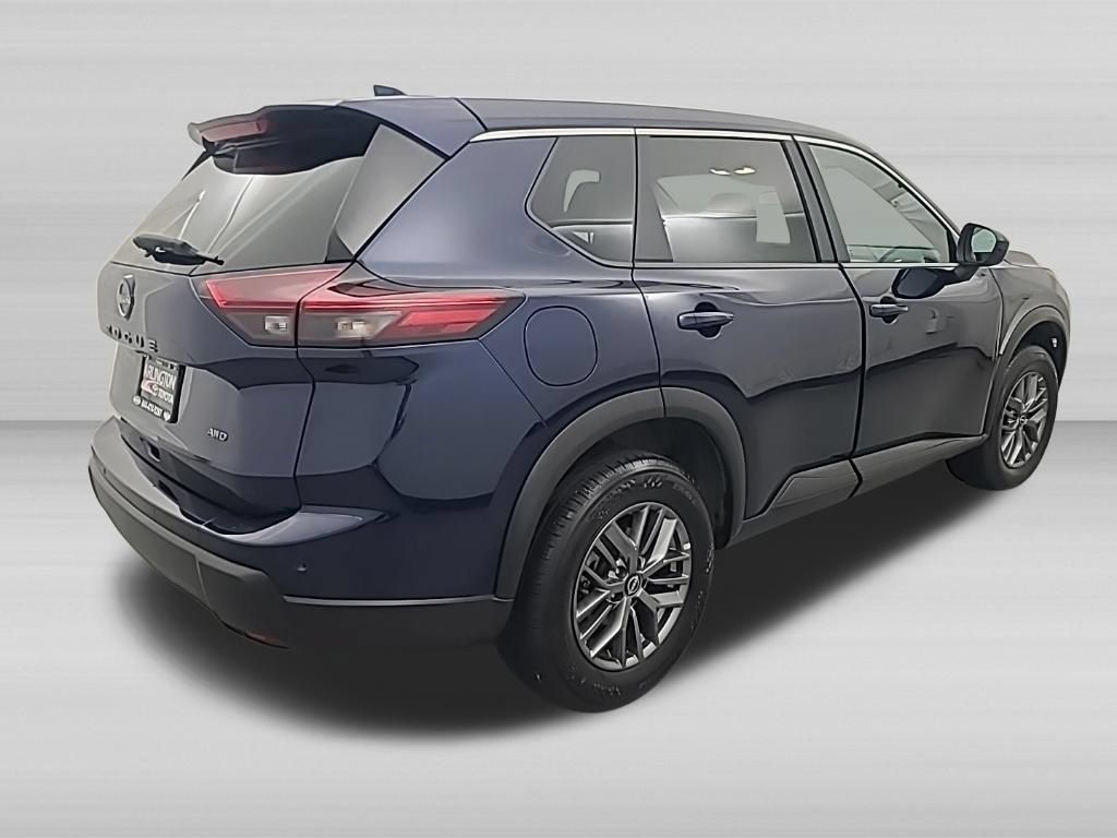 Used 2026 Nissan Rogue SV AWD/4WD image 4