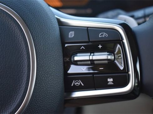 New 2026 Kia Carnival EX image 29