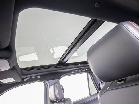 Used 2025 Ford Expedition Tremor image 29