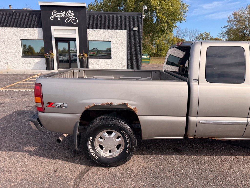 Used 2003 GMC Sierra 1500 SLT w/ SLT Preferred Equipment Group AWD/4WD image 4