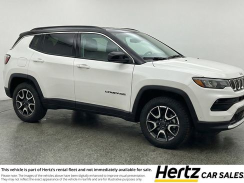 Used 2025 Jeep Compass Trailhawk image 1