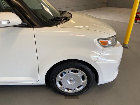 Used 2012 Scion xB FWD image 19