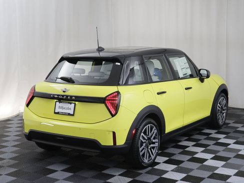 New 2026 MINI Cooper 4-Door Hardtop FWD image 19