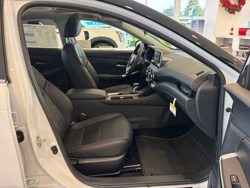New 2025 Nissan Sentra SR w/ SR Premium Package image 21
