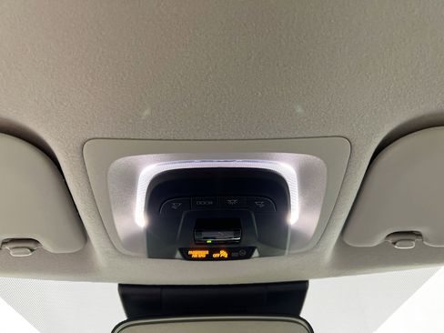 Used 2024 Toyota Corolla Cross L image 21