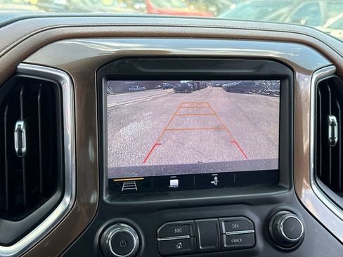 Used 2019 Chevrolet Silverado 1500 High Country w/ High Country Premium Package AWD/4WD image 29