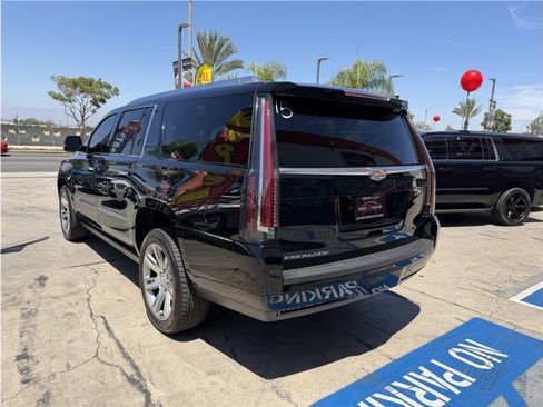 Used 2019 Cadillac Escalade ESV Premium Luxury AWD/4WD image 68
