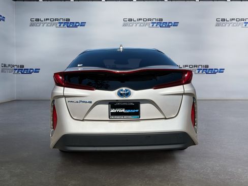 Used 2020 Toyota Prius Prime LE FWD image 6