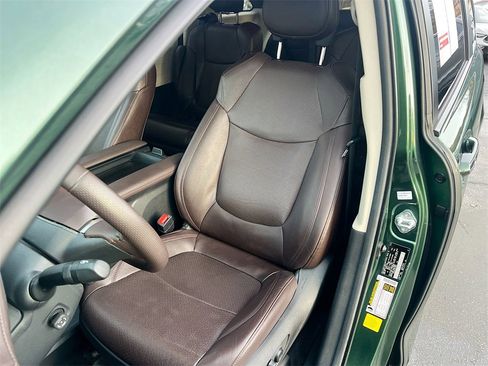 Used 2024 Toyota Sienna Platinum image 20