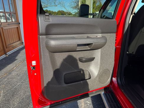 Used 2010 GMC Sierra 1500 SLE w/ Power Pack Plus image 29