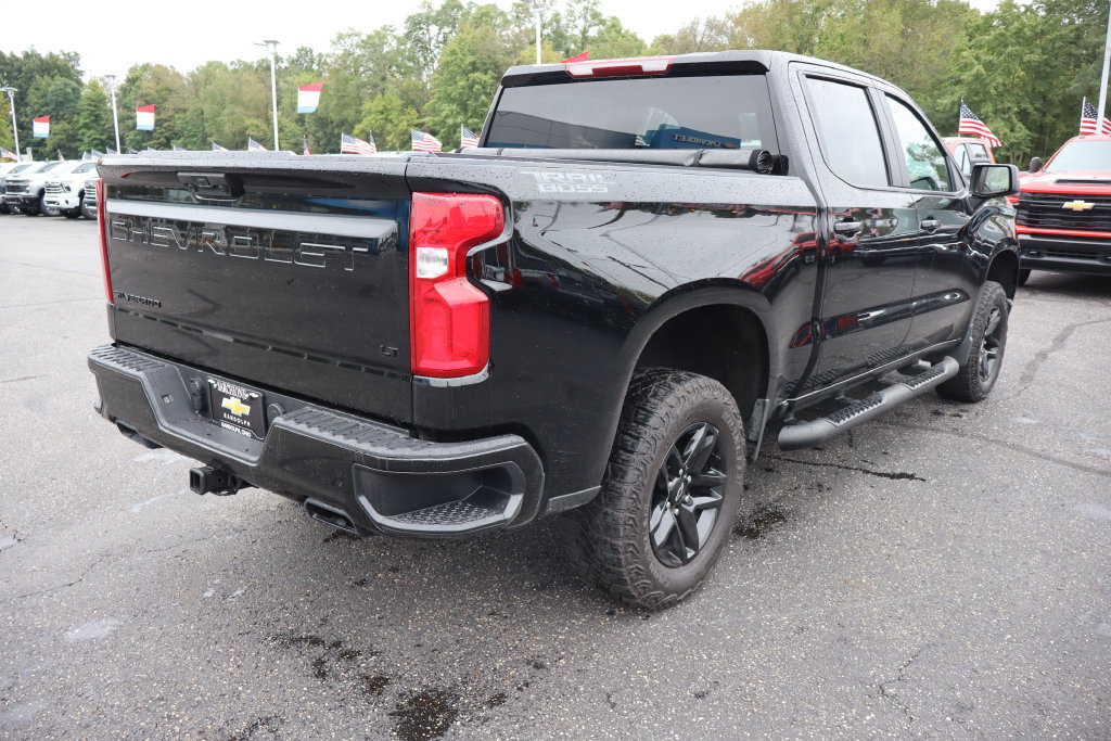Used 2025 Chevrolet Silverado 1500 LT Trail Boss w/ Dark Appearance Package AWD/4WD image 28
