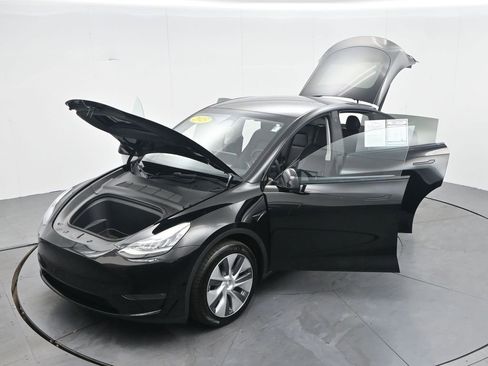 Used 2023 Tesla Model Y Long Range AWD/4WD image 33