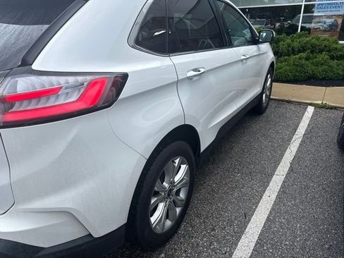 Used 2022 Ford Edge Titanium w/ Class II Trailer Tow Package AWD/4WD image 4