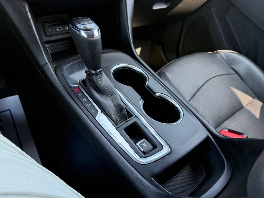 Used 2020 Chevrolet Equinox LT w/ Midnight Edition FWD image 22