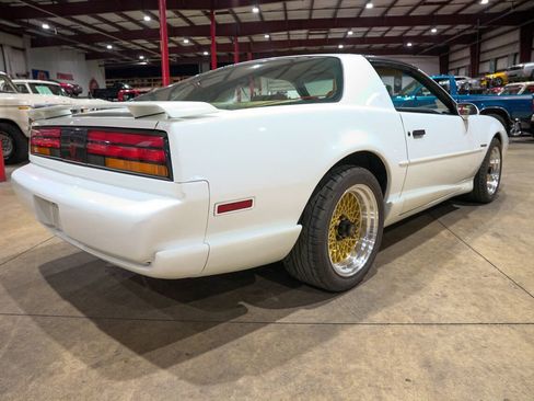 Used 1992 Pontiac Firebird Formula RWD image 8