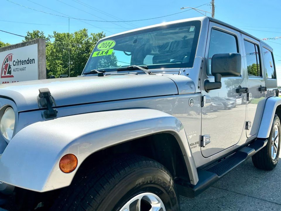 Used 2014 Jeep Wrangler Unlimited Sahara AWD/4WD image 27