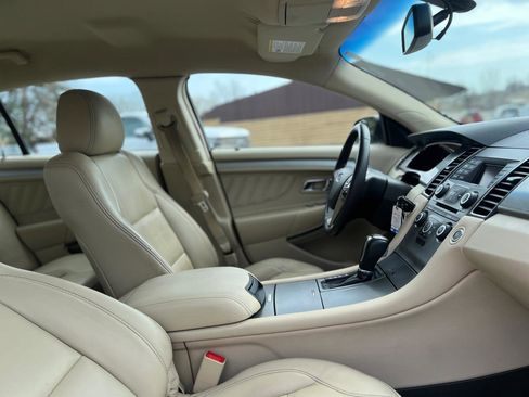 Used 2017 Ford Taurus SEL image 39