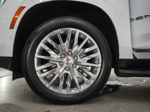 Used 2025 GMC Yukon XL Denali AWD/4WD image 33