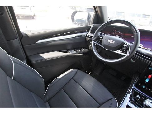 New 2026 Cadillac Escalade Luxury w/ Touring Package AWD/4WD image 8