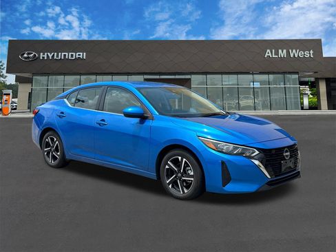 Used 2024 Nissan Sentra SV FWD image 3