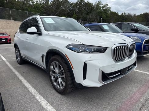 Certified 2024 BMW X5 sDrive40i w/ Premium Package RWD image 2