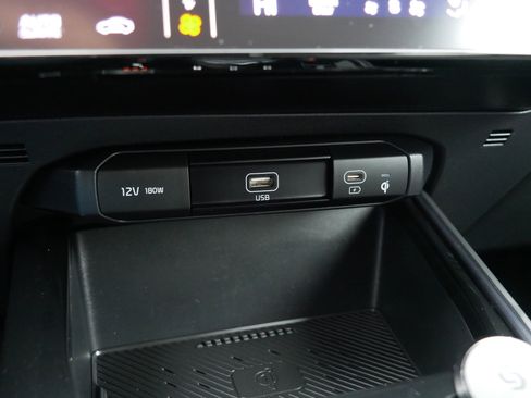 Certified 2023 Kia Niro EX w/ EX Cold Weather Package image 33