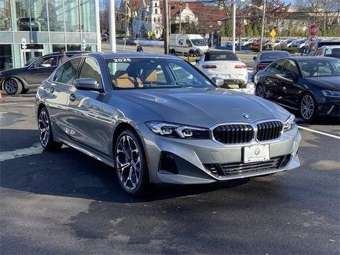 Used 2025 BMW 330i xDrive Sedan w/ Convenience Package image 3
