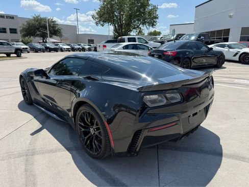 Used 2017 Chevrolet Corvette Z06 RWD image 3