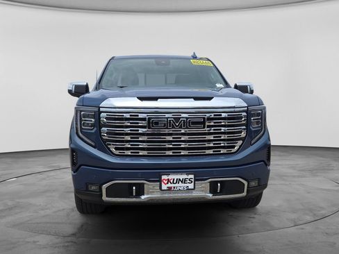 New 2026 GMC Sierra 1500 Denali w/ LPO, Black Badging Package AWD/4WD image 4
