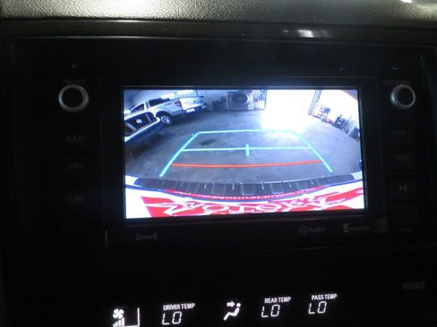 Used 2016 Toyota Sequoia SR5 AWD/4WD image 41