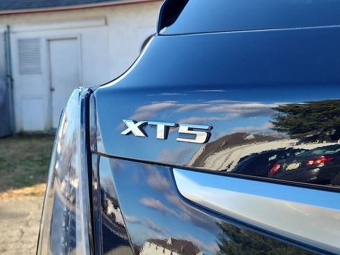 Used 2021 Cadillac XT5 Sportv image 32