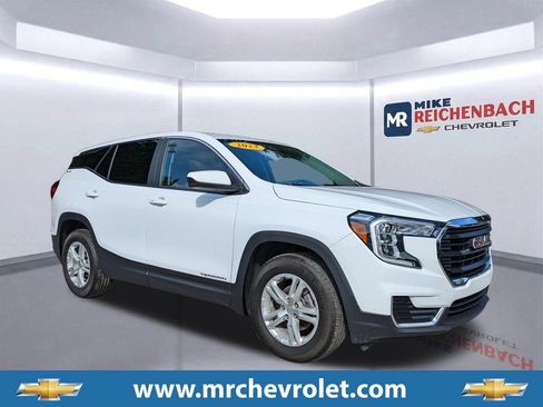 Used 2023 GMC Terrain SLE FWD image 1