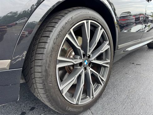 Used 2020 BMW X7 M50i AWD/4WD image 9