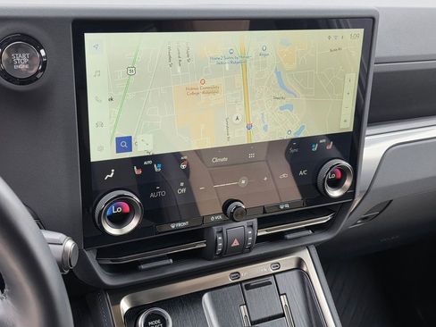 Used 2024 Lexus GX 550 image 11