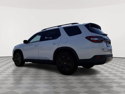 Certified 2026 Honda Pilot Black Edition image 4