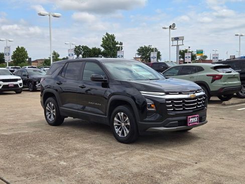 Used 2025 Chevrolet Equinox LT FWD image 3