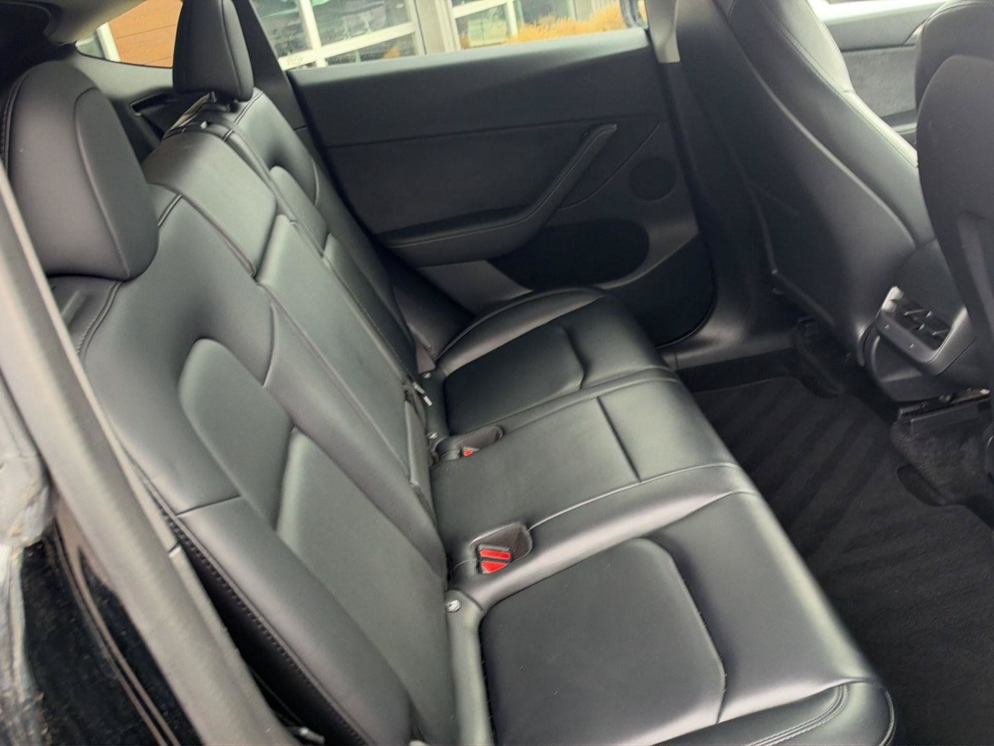 Used 2022 Tesla Model Y Performance AWD/4WD image 19