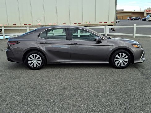Used 2021 Toyota Camry LE FWD image 7