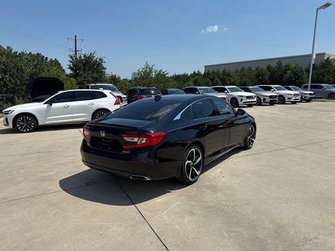 Used 2018 Honda Accord Sport image 5