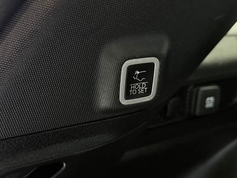 Certified 2024 Jeep Grand Cherokee Altitude image 7