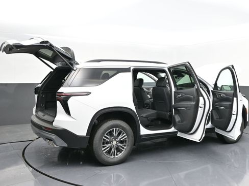 New 2026 Chevrolet Traverse LT FWD image 7