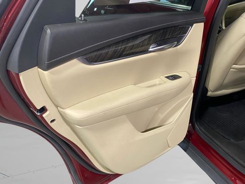Used 2018 Cadillac XT5 FWD image 10