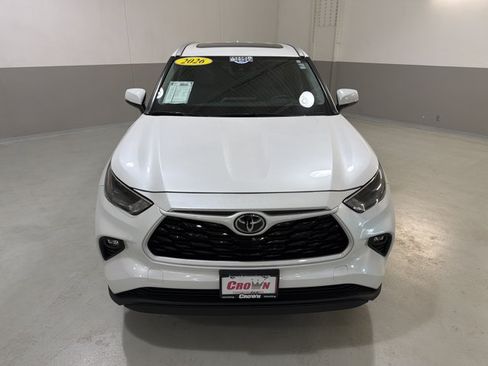 Used 2026 Toyota Highlander XLE AWD/4WD image 3