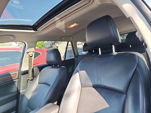 Used 2016 Subaru Outback 2.5i Limited AWD/4WD image 28