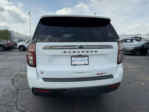 Used 2022 Chevrolet Suburban RST w/ Luxury Package AWD/4WD image 7