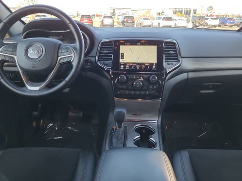 Used 2021 Jeep Grand Cherokee Laredo X image 18