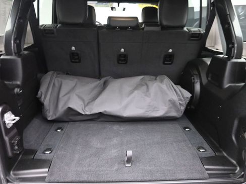 Used 2023 Jeep Wrangler Unlimited Sahara image 10