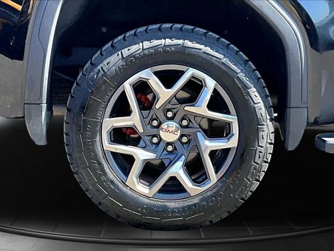 Used 2023 GMC Sierra 1500 SLT w/ SLT Premium Plus Package AWD/4WD image 36